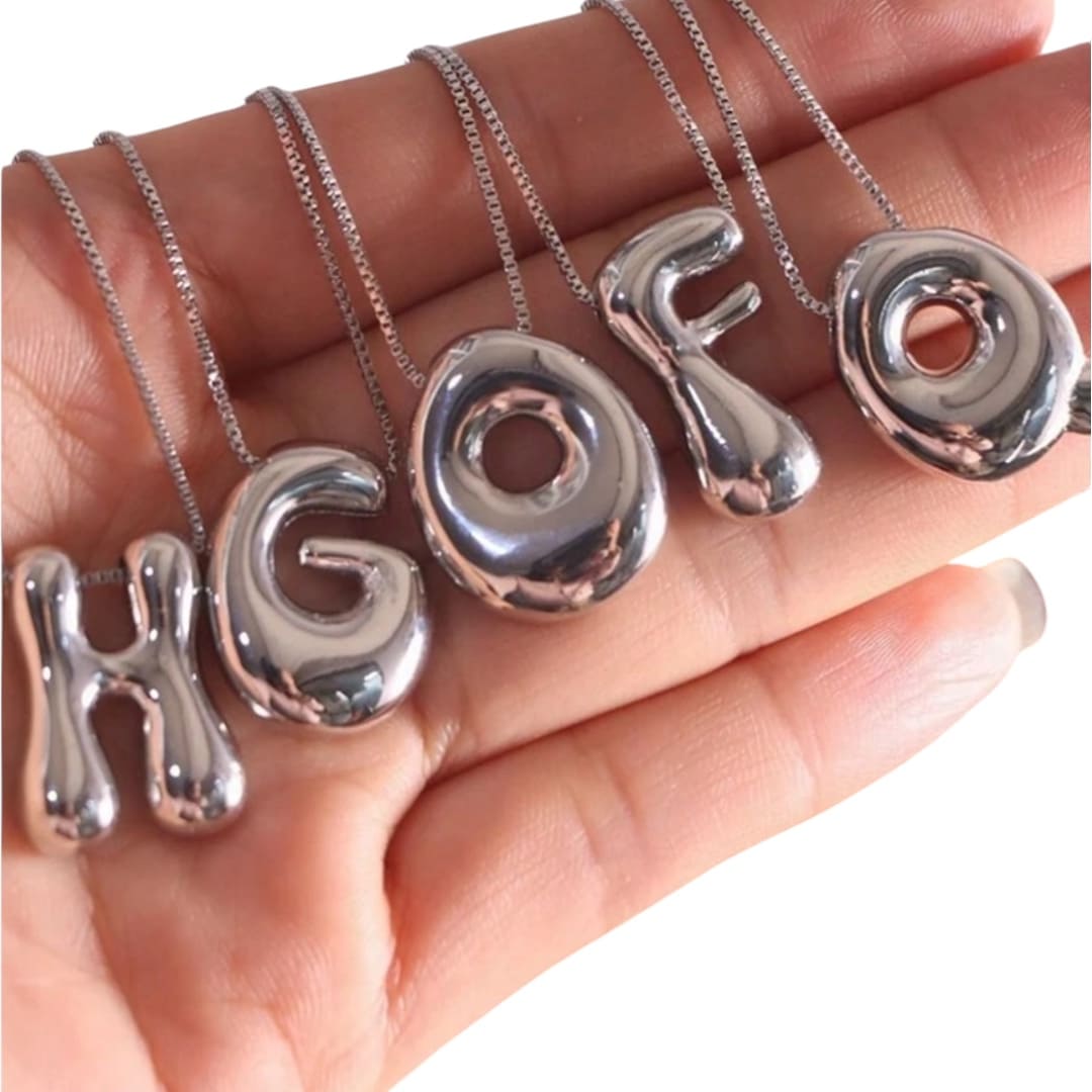COLLAR LETRA CHUNKY PLATEADO
